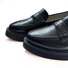 Cargar imagen en el visor de la galería, NUEVO Emilia negro plataforma (para entrega de 12 a 15 días)