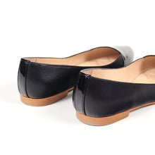 Cargar imagen en el visor de la galería, Fatima Negro Charol talla disponible 22.0 y 22.5